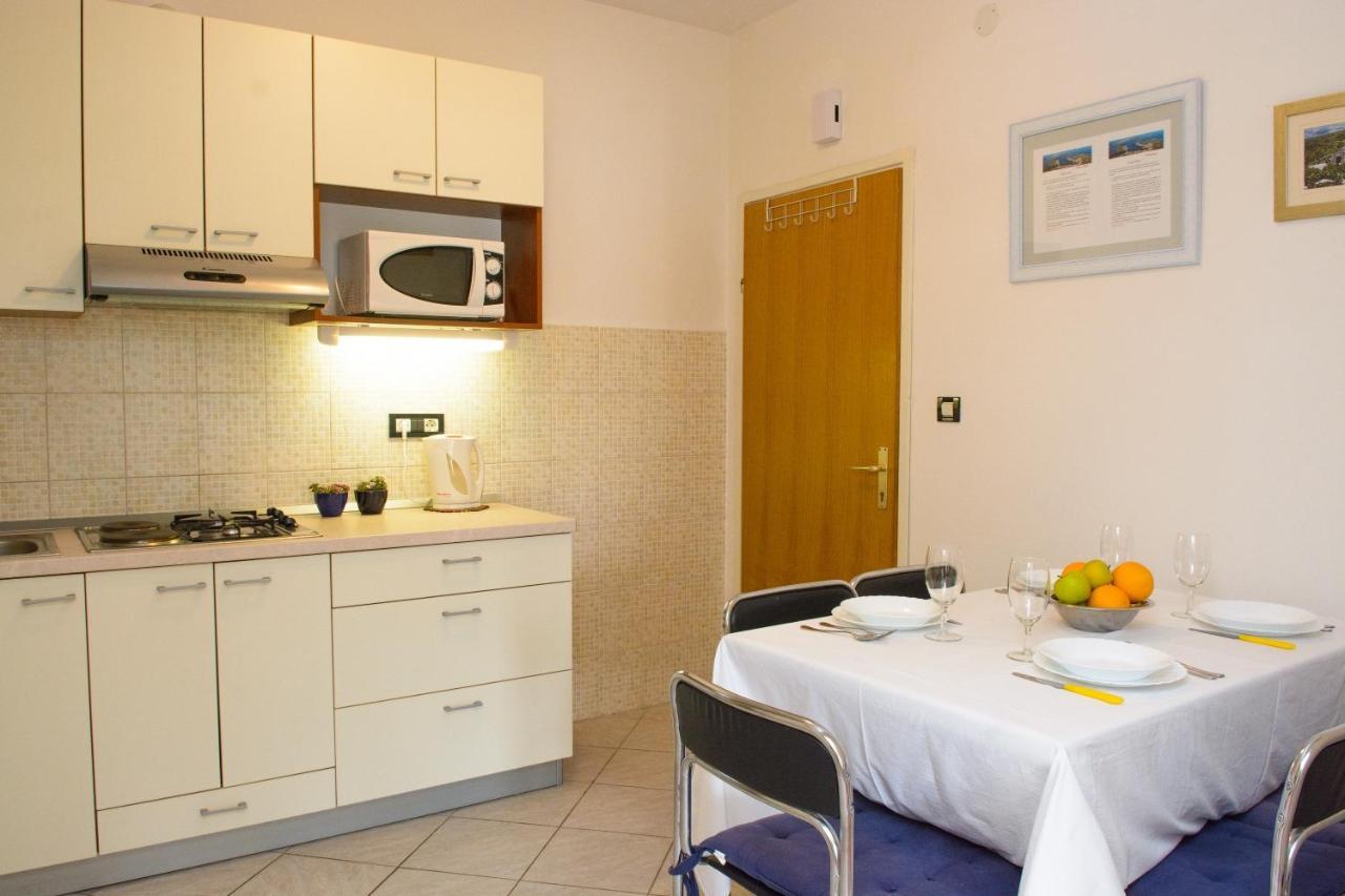 Apartments Marija - By The Sea Rogoznica  Exterior photo